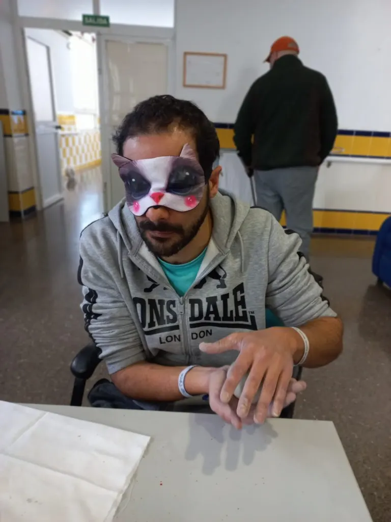 daño-cerebral-adquirido-sevilla-ictus-traumatismo-taller-modelado-barro