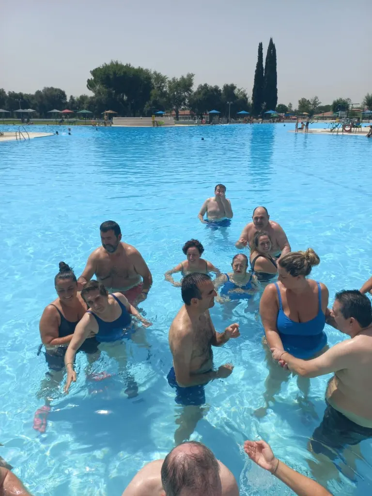 piscina-adaptada-daño-cerebral-adquirido-sevilla-ictus-traumatismo