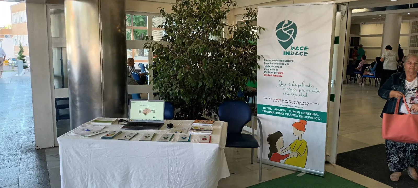mesas-informativas-daño-cerebral-adquirido-sevilla-dca