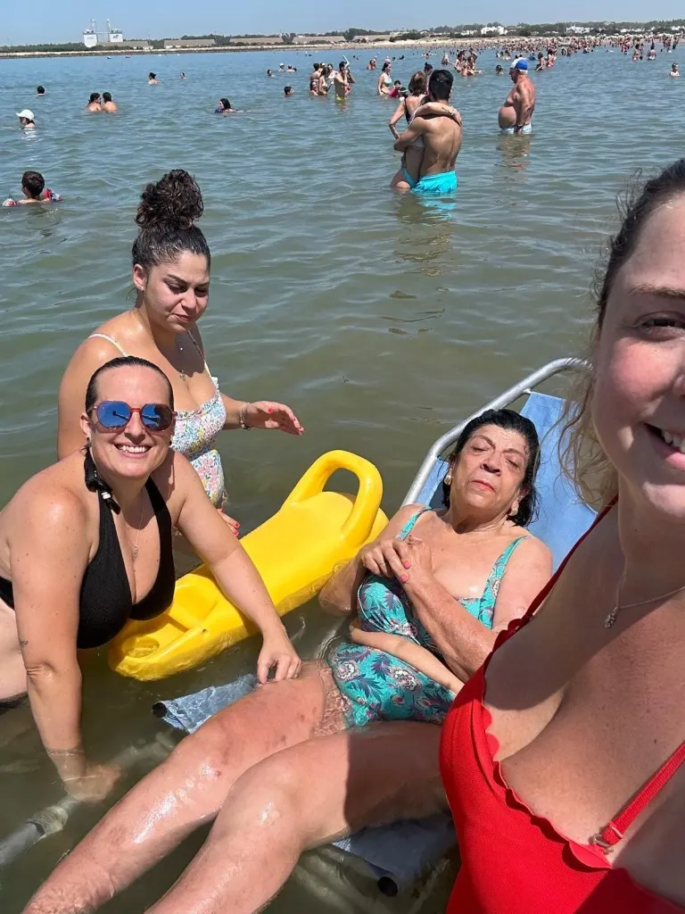 ocio-inclusivo-playa-daño-cerebral-sevilla-ictus