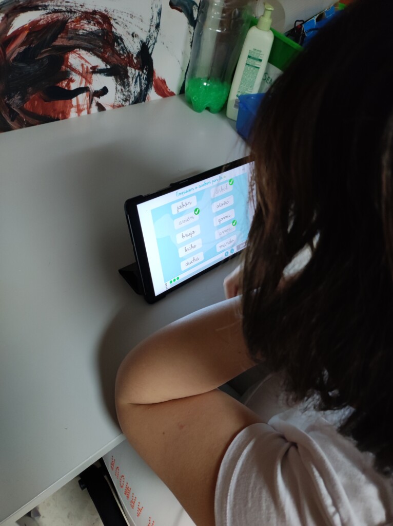 tablets-neurorrehabilitacion-daño-cerebral-adquirido-infantil